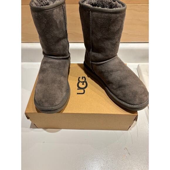 UGG Classic Short II Gray Women’s 7 - Picture 1 of 8